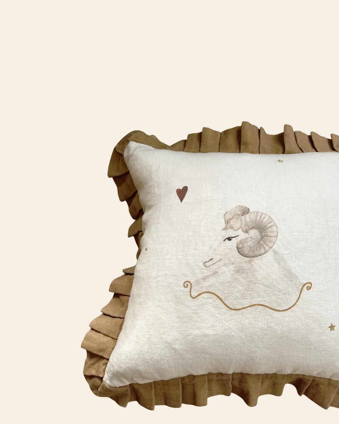 Linen ruffled cushion cover "Aries"